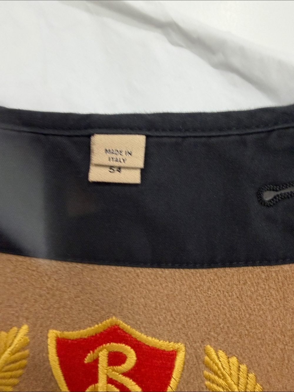 Burberry Black Trench Coat with Signature Beige Nova Check Lining - Picture 7 of 8